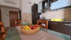 Holiday apartment with fast internet, barbeque & garden | Water view - Image 4