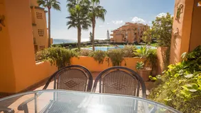 Apartment mit Garten, Terrasse und Pool - Image 2