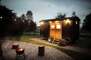 Luxury Shepherd Hut Camping Rental for Families near Preston, England - Image 5