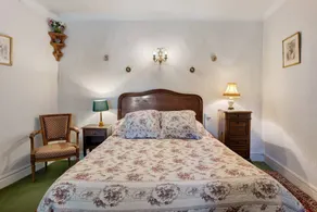 Bed and Breakfast 'Chambre Doriane' with Shared Pool, Shared Garden and Wi-Fi - Image 2