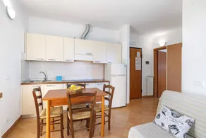 Agréable appartement de vacances avec terrasse, piscine et jardin | Vue mer | À côté de la plage | Avec animaux bienvenus - Image 5