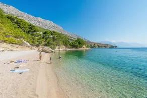 Apartment with barbeque, garden & fast internet | Beach view - Image 3