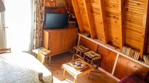 Beautiful chalet with garden & terrace | Garden view - Image 4