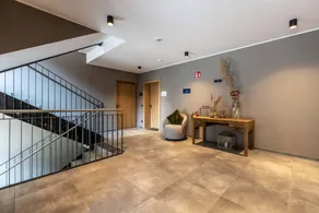 Apartment with sauna, garden & terrace - Image 4