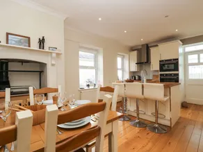 Cottage adapté aux familles avec jardin et barbecue | Vue plage | Avec animaux acceptés - Image 3
