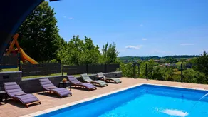 Acogedora villa apta para niños con jacuzzi, jardín y terraza | Admite perro - Image 2
