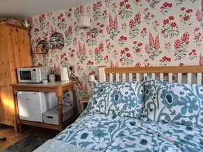 Studio with garden - Image 3