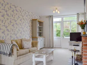Family-oriented cottage with garden | River view | Pets allowed - Image 4