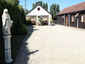 Holiday home with garden & barbecue - Image 2