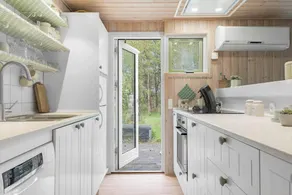 Lovely house with BBQ, terrace & sauna - Image 5