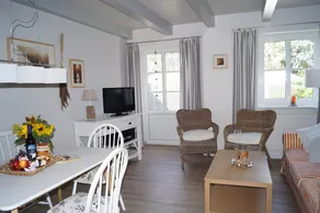 Apartment 'Sonnenkuss' with Private Terrace, Shared Garden & Wi-Fi - Image 2