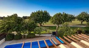 Exquisita villa apta para niños con jardín, terraza y barbacoa | Vistas al campo de golf - Image 2