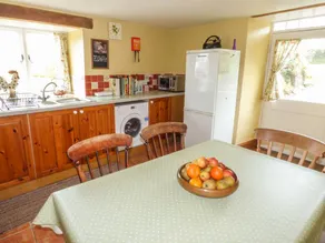 Cottage with garden - Image 5