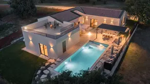 Apartment with jacuzzi, garden & BBQ - Image 3