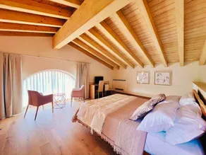 45 m² Soundproof Room with Private Bathroom and Terrace – Up to 4 Guests - Image 5