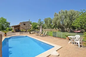 Cottage with barbeque, garden & private pool | Dogs allowed - Image 2