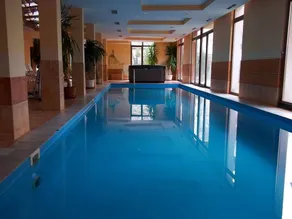 Apartment with pool, terrace & garden - Image 5