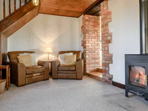 Child-friendly lovely cottage with garden - Image 2