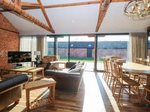 Fully equipped wonderful cottage with barbeque & garden | Beach view | Pets are welcome - Image 4