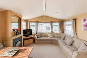 Cabin Sleeps 8 with Pool and Parking - Image 2