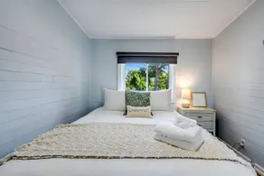Gorgeous Cottage with Fire Pit and Nice Beach Vistas in Leamington, Ontario - Image 3