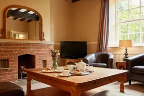 Cottage with barbecue & garden - Image 4