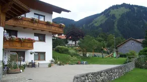 Appartement adapté aux familles avec terrasse, barbecue et jardin | Vue panoramique - Image 3