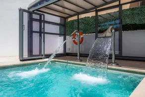 Voll ausgestattetes tolles Ferienhaus mit beheiztem Pool und Terrasse | Nah am Strand - Image 2
