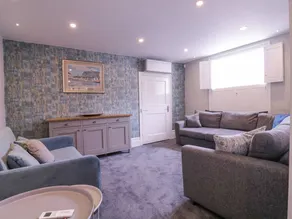 Cottage adapté aux familles avec jardin - Image 4