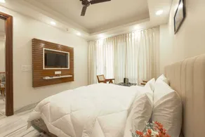 Apartment with hot tub & garden | Golf view | Perfect for remote work - Image 3