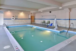 Condo with BBQ & pool - Image 5