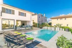 Family-oriented big villa with terrace, garden & barbeque | Next to the beach | Suitable for remote work - Image 2