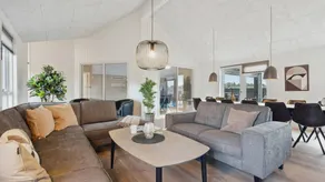 Familienfreundliches wunderschönes Ferienhaus mit privatem Pool und Garten | Haustiere erlaubt - Image 2