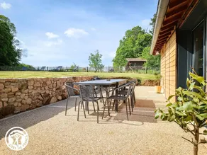 Wonderful gite with garden, terrace & BBQ - Image 2