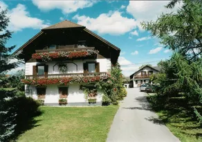Family-oriented pleasant holiday apartment with garden & pool - Image 2