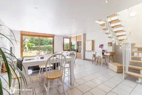 Gite with BBQ, terrace & garden - Image 4