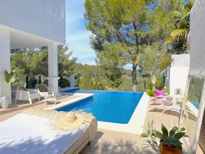 Maison entièrement équipée avec piscine privée, barbecue et jardin | Vue montagne | Avec animaux bienvenus - Image 3