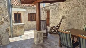 Fully equipped villa with barbecue, garden & terrace - Image 2
