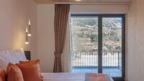 Flat with jacuzzi, sauna & garden - Image 2