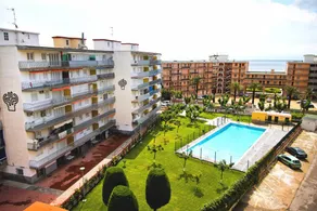 Apartment with pool, terrace & garden - Image 5