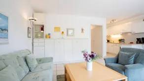 Flat with garden & terrace - Image 5