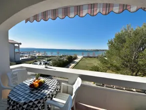 Holiday apartment with BBQ & garden | Sea view | Close to the beach - Image 5