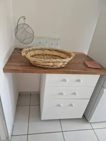 Apartment with garden - Image 5