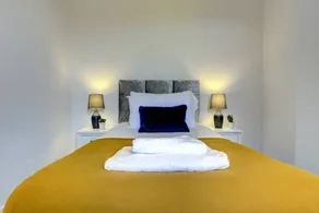 Holiday home with terrace - Image 3