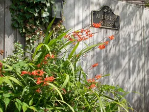 Cottage with barbeque & garden | River view - Image 2