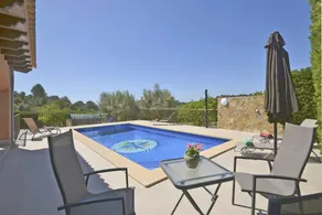Cottage with garden, BBQ & private pool - Image 5