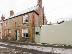 Children-friendly pleasant cottage with garden & terrace - Image 3