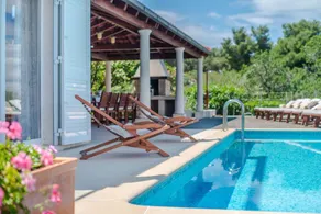 Villa with barbeque - Image 4
