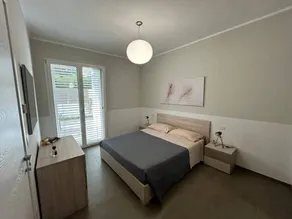 Holiday apartment with garden & terrace - Image 2