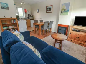 Family-oriented beautiful cottage with garden | Pet-friendly - Image 3